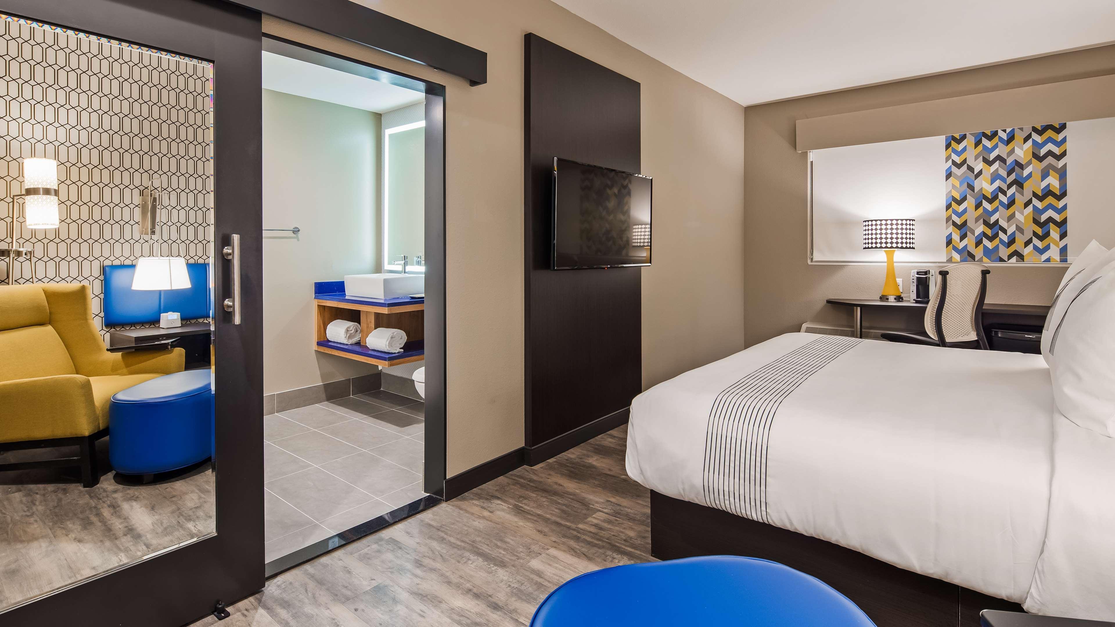 Glo Best Western Tulsa-Catoosa East Route 66 Екстериор снимка